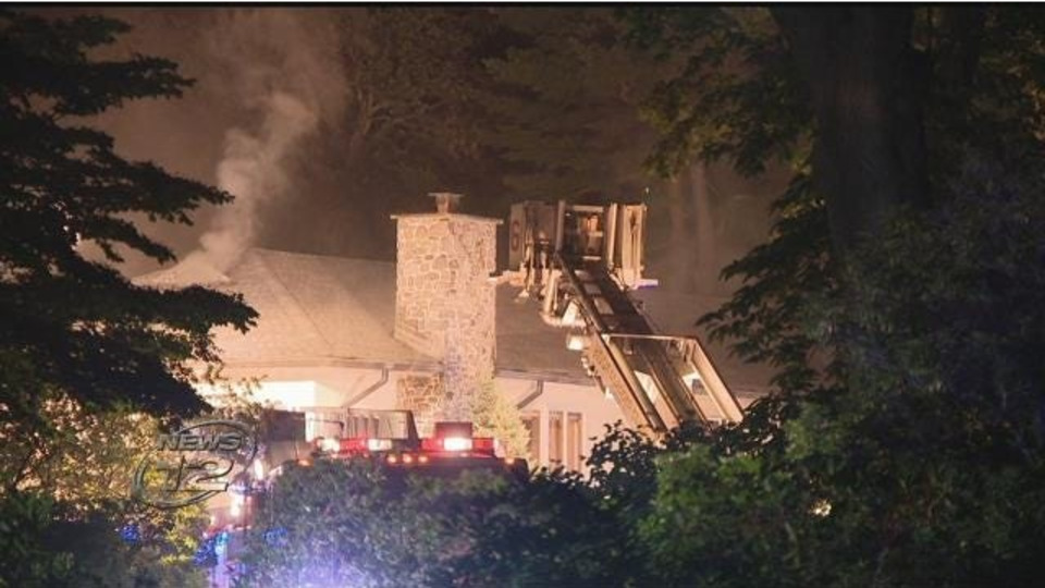 About 150 Old Brookville Ny Firefighters Battle 6 Alarm - 